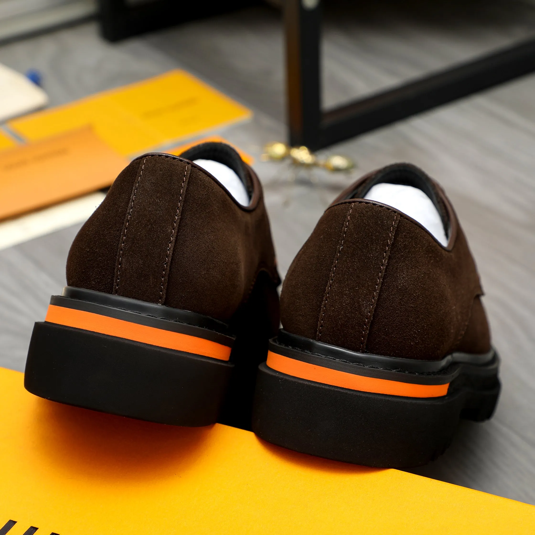 Men's shoes 💰620 Product trademark: LV "Louis Vuitton" business casual lace-up leather shoes Regular size: 37-46 Product materials: Selected high-quality frosted cowhide upper, pigskin lining, rubber outsole